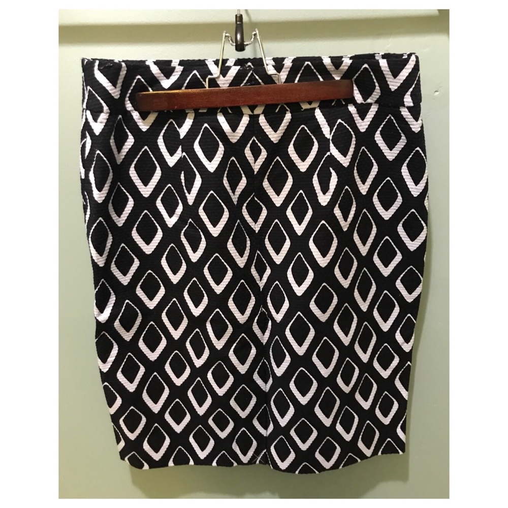 Ann Taylor Black and White Diamond Pencil Skirt